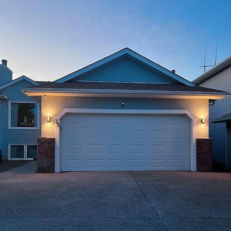 Elegant Garden Suite&2Mins Bus Station Close Lrt& Free Parking YYC Esterno foto