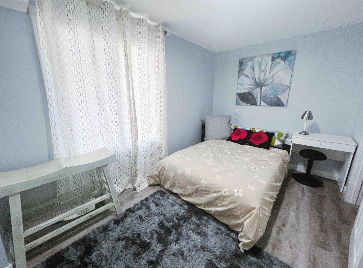 Elegant Garden Suite&2Mins Bus Station Close Lrt& Free Parking YYC Camera foto